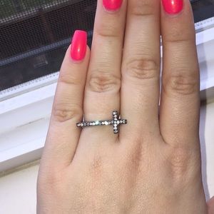 Brand new diamond cross ring size 6